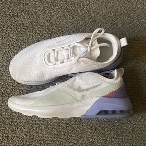 Women size 10
Like new
No box